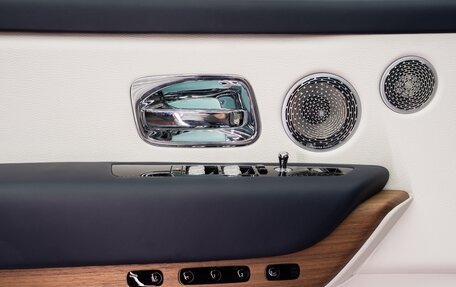Rolls-Royce Cullinan, 2019 год, 26 990 000 рублей, 22 фотография
