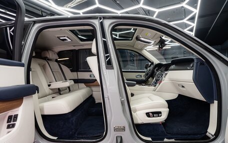 Rolls-Royce Cullinan, 2019 год, 26 990 000 рублей, 25 фотография