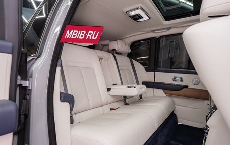 Rolls-Royce Cullinan, 2019 год, 26 990 000 рублей, 24 фотография