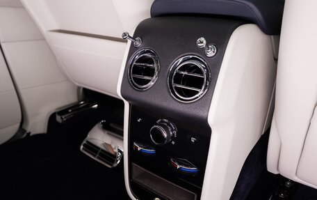 Rolls-Royce Cullinan, 2019 год, 26 990 000 рублей, 27 фотография