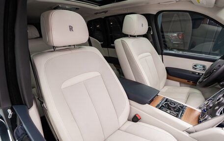 Rolls-Royce Cullinan, 2019 год, 26 990 000 рублей, 31 фотография