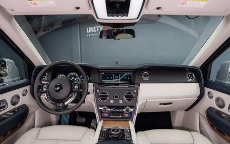 Rolls-Royce Cullinan, 2019 год, 26 990 000 рублей, 34 фотография