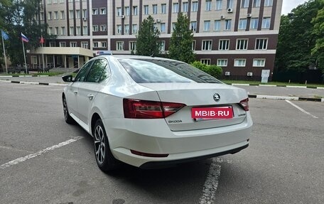 Skoda Superb III рестайлинг, 2016 год, 1 690 000 рублей, 4 фотография