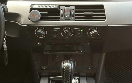 BMW 5 серия, 2004 год, 915 000 рублей, 9 фотография
