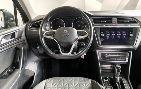 Volkswagen Tiguan II, 2021 год, 2 400 000 рублей, 19 фотография