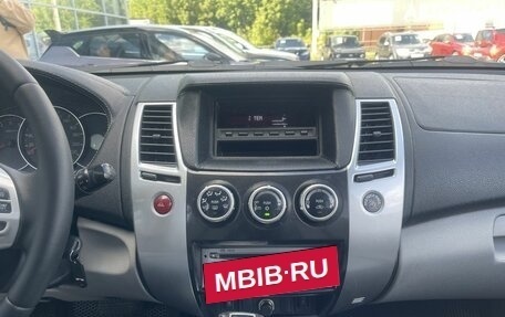 Mitsubishi Pajero Sport II рестайлинг, 2014 год, 1 850 000 рублей, 14 фотография