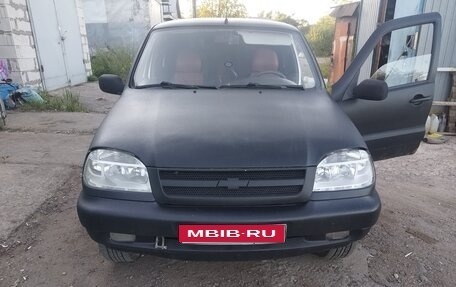 Chevrolet Niva I рестайлинг, 2004 год, 180 000 рублей, 1 фотография