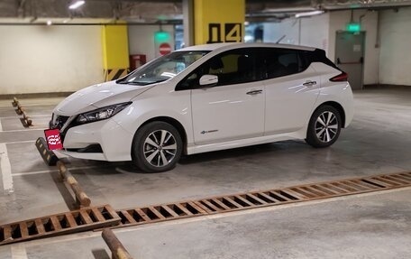 Nissan Leaf II, 2019 год, 2 200 000 рублей, 1 фотография