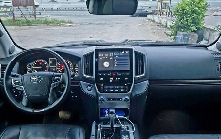 Toyota Land Cruiser 200, 2018 год, 5 550 000 рублей, 9 фотография