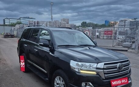 Toyota Land Cruiser 200, 2018 год, 5 550 000 рублей, 3 фотография