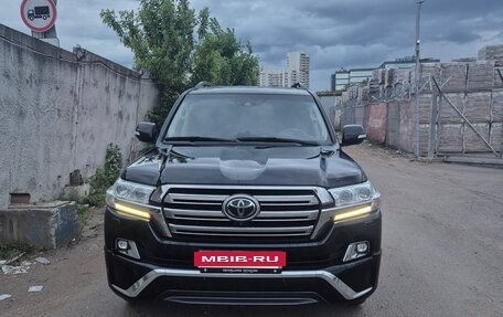 Toyota Land Cruiser 200, 2018 год, 5 550 000 рублей, 2 фотография