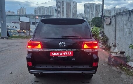 Toyota Land Cruiser 200, 2018 год, 5 550 000 рублей, 4 фотография