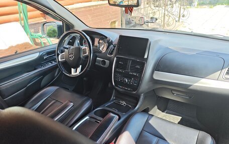 Dodge Caravan V, 2019 год, 2 100 000 рублей, 9 фотография