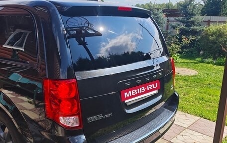 Dodge Caravan V, 2019 год, 2 100 000 рублей, 4 фотография