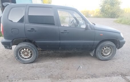 Chevrolet Niva I рестайлинг, 2004 год, 180 000 рублей, 2 фотография