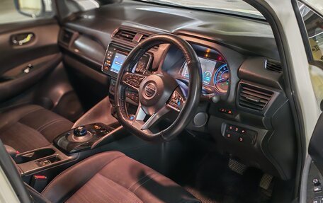 Nissan Leaf II, 2019 год, 2 200 000 рублей, 8 фотография