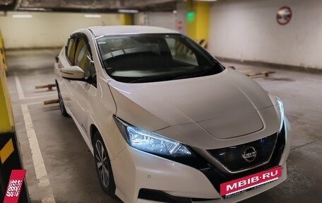 Nissan Leaf II, 2019 год, 2 200 000 рублей, 5 фотография