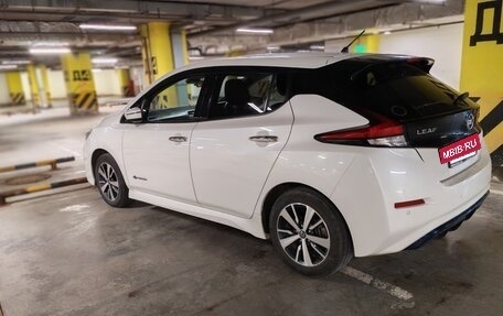 Nissan Leaf II, 2019 год, 2 200 000 рублей, 6 фотография