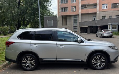 Mitsubishi Outlander III рестайлинг 3, 2015 год, 1 200 000 рублей, 21 фотография