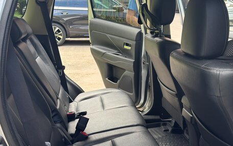 Mitsubishi Outlander III рестайлинг 3, 2015 год, 1 200 000 рублей, 8 фотография