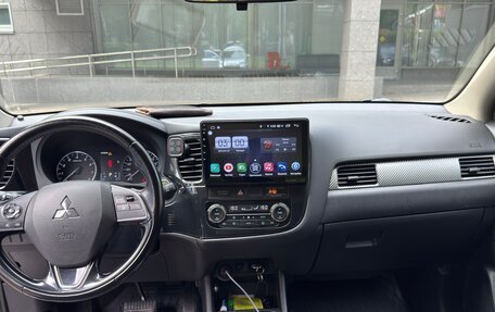 Mitsubishi Outlander III рестайлинг 3, 2015 год, 1 200 000 рублей, 9 фотография
