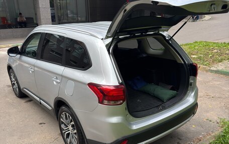 Mitsubishi Outlander III рестайлинг 3, 2015 год, 1 200 000 рублей, 26 фотография