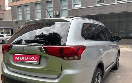 Mitsubishi Outlander III рестайлинг 3, 2015 год, 1 200 000 рублей, 23 фотография