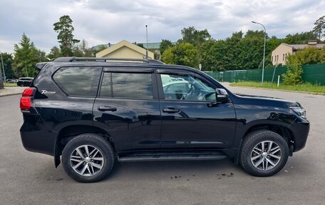 Toyota Land Cruiser Prado 150 рестайлинг 2, 2022 год, 5 000 000 рублей, 3 фотография