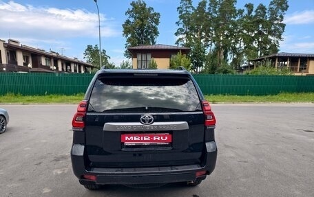 Toyota Land Cruiser Prado 150 рестайлинг 2, 2022 год, 5 000 000 рублей, 2 фотография