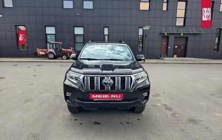 Toyota Land Cruiser Prado 150 рестайлинг 2, 2022 год, 5 000 000 рублей, 4 фотография