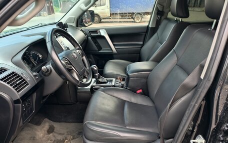 Toyota Land Cruiser Prado 150 рестайлинг 2, 2022 год, 5 000 000 рублей, 11 фотография