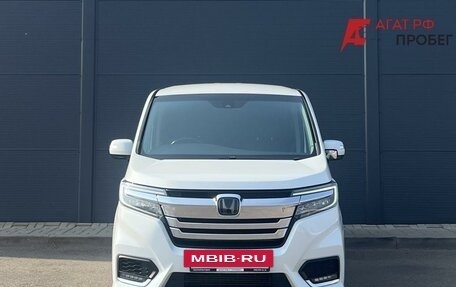 Honda Stepwgn IV, 2019 год, 1 980 000 рублей, 2 фотография