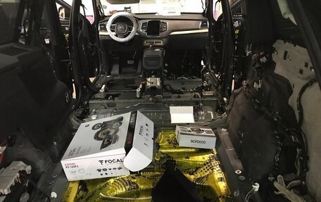 Volvo XC90 II рестайлинг, 2015 год, 3 900 000 рублей, 26 фотография
