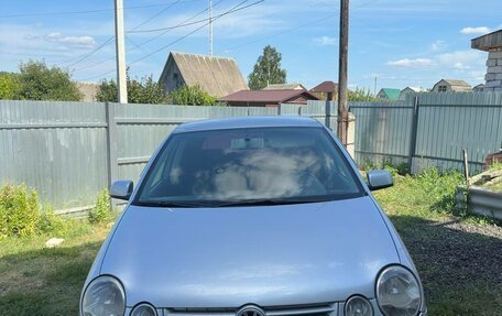 Volkswagen Polo IV рестайлинг, 2003 год, 299 000 рублей, 1 фотография