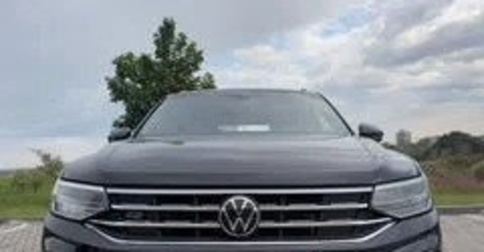 Volkswagen Tiguan II, 2021 год, 3 050 000 рублей, 1 фотография