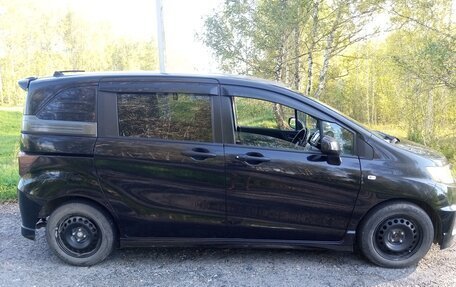 Honda Freed I, 2010 год, 1 350 000 рублей, 3 фотография