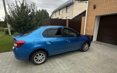 Renault Logan II, 2018 год, 750 000 рублей, 3 фотография