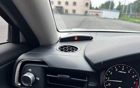 Honda Vezel, 2023 год, 2 190 000 рублей, 17 фотография