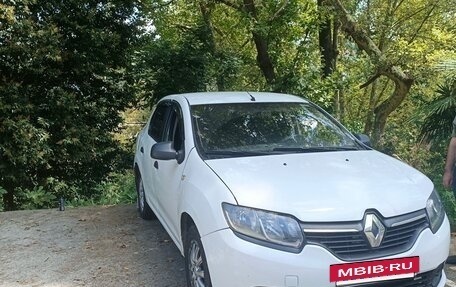 Renault Logan II, 2014 год, 380 000 рублей, 2 фотография