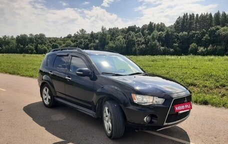 Mitsubishi Outlander III рестайлинг 3, 2011 год, 1 139 000 рублей, 2 фотография