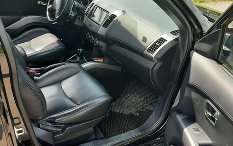 Mitsubishi Outlander III рестайлинг 3, 2011 год, 1 139 000 рублей, 14 фотография