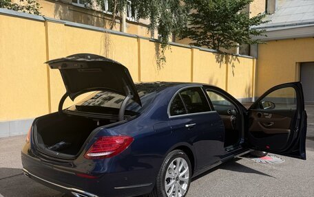 Mercedes-Benz E-Класс, 2020 год, 4 350 000 рублей, 7 фотография