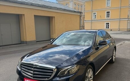 Mercedes-Benz E-Класс, 2020 год, 4 350 000 рублей, 2 фотография
