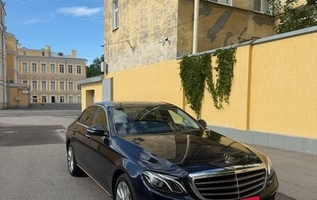 Mercedes-Benz E-Класс, 2020 год, 4 350 000 рублей, 3 фотография