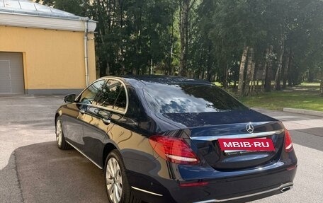 Mercedes-Benz E-Класс, 2020 год, 4 350 000 рублей, 4 фотография