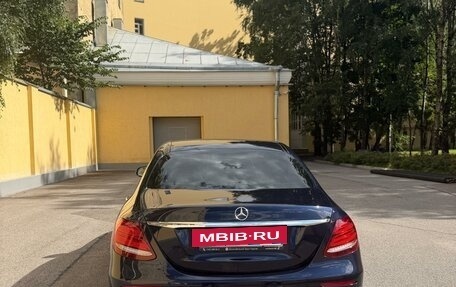 Mercedes-Benz E-Класс, 2020 год, 4 350 000 рублей, 5 фотография