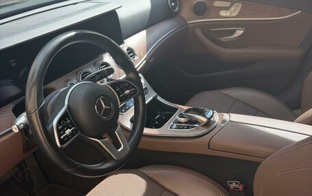 Mercedes-Benz E-Класс, 2020 год, 4 350 000 рублей, 10 фотография