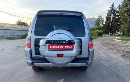 Mitsubishi Pajero IV, 2011 год, 1 850 000 рублей, 3 фотография