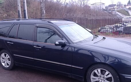 Mercedes-Benz E-Класс, 2001 год, 370 000 рублей, 3 фотография