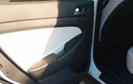 Hyundai Tucson III, 2018 год, 2 580 000 рублей, 18 фотография